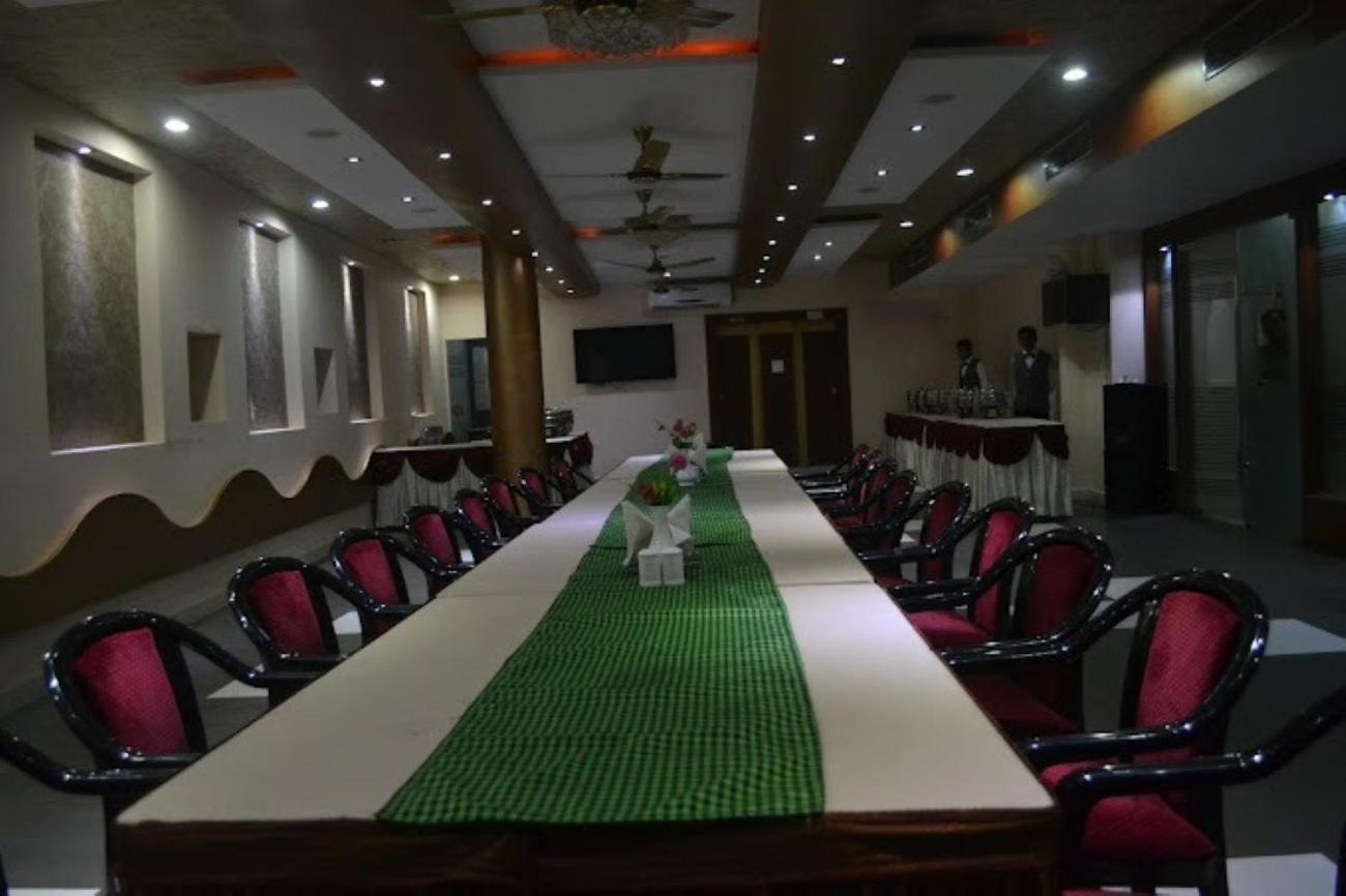 Hotel Vinayak Palace Bilāspur Extérieur photo